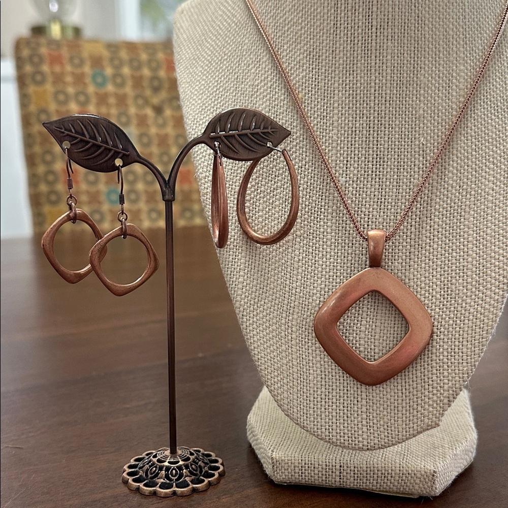 🧡 6 Piece Copper-Tone Geometric Pendant Necklace & Earring Set 🧡
